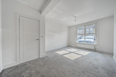 53 Engleheart Road, London, SE6 2HN