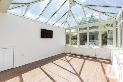 3 bedroom detached house for sale, Station Avenue, Wickford, Essex, SS11