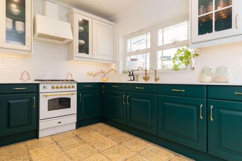 4 bedroom detached house for sale, Tower Place, Warlingham