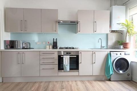 2 bedroom maisonette for sale, First Avenue, Bush Hill Park