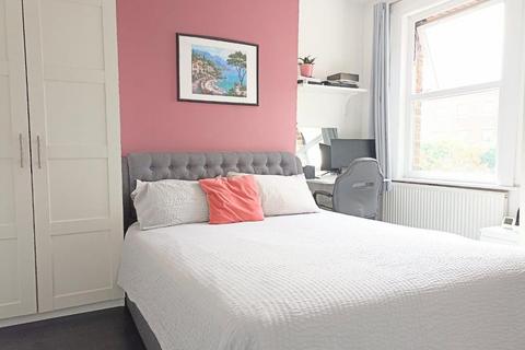 2 bedroom maisonette for sale, First Avenue, Bush Hill Park