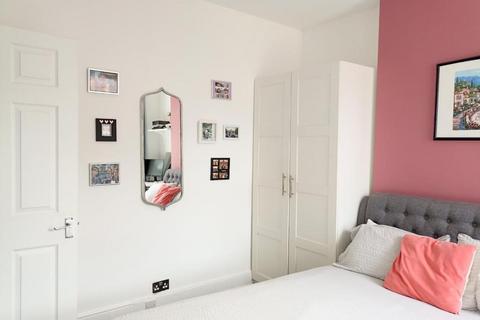 2 bedroom maisonette for sale, First Avenue, Bush Hill Park