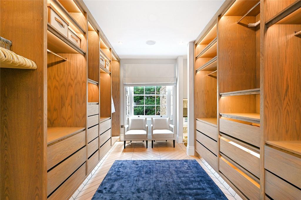 Walk In Wardrobe
