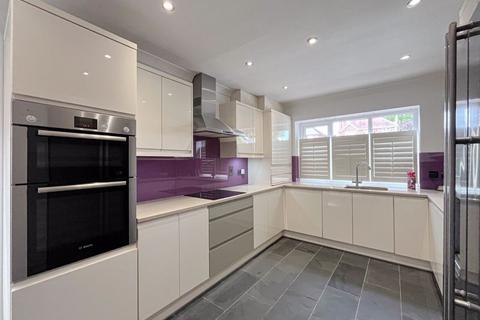 3 bedroom detached bungalow for sale, Rugeley Road, Burntwood, WS7 9BE