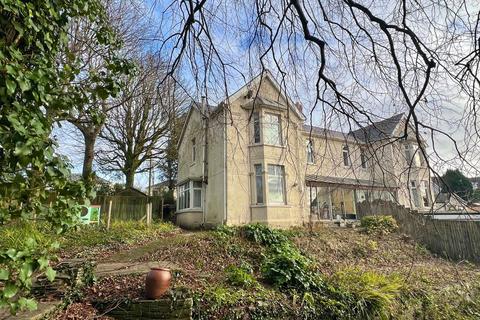 Pentyla, Sarn Hill, Sarn, Bridgend CF32 9RW