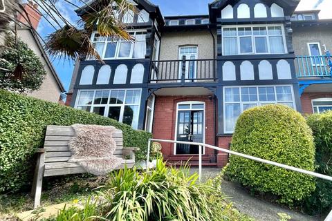 Bodfor Esplanade, Penmaenmawr, LL34 6LY