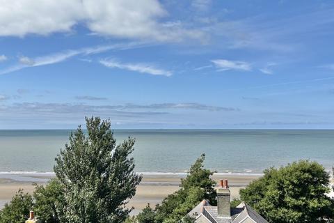 Bodfor Esplanade, Penmaenmawr, LL34 6LY