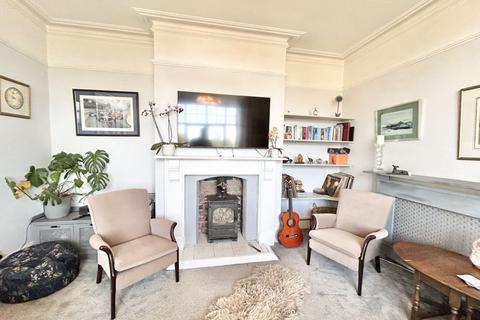 Bodfor Esplanade, Penmaenmawr, LL34 6LY