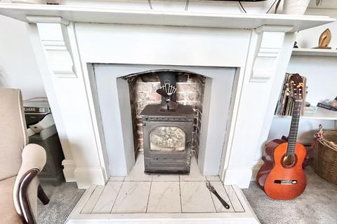 Bodfor Esplanade, Penmaenmawr, LL34 6LY