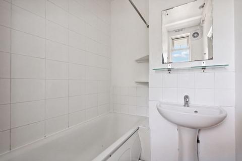 2 bedroom apartment for sale, Damien Court, Whitechapel, E1