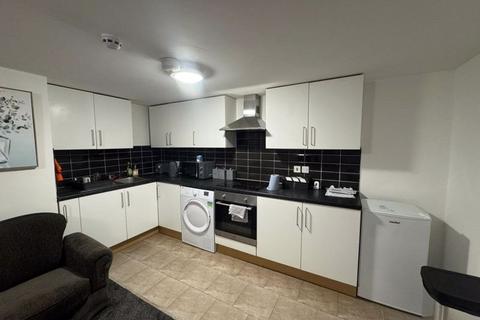 2 bedroom flat to rent, Trinity Street, Huddersfield