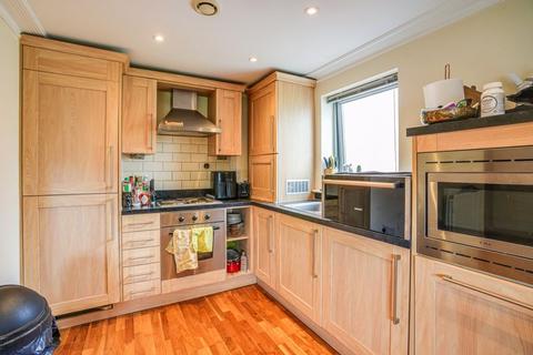 1 bedroom apartment for sale, Keswick Road, London