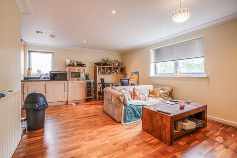 1 bedroom apartment for sale, Keswick Road, London