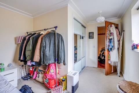 1 bedroom apartment for sale, Keswick Road, London