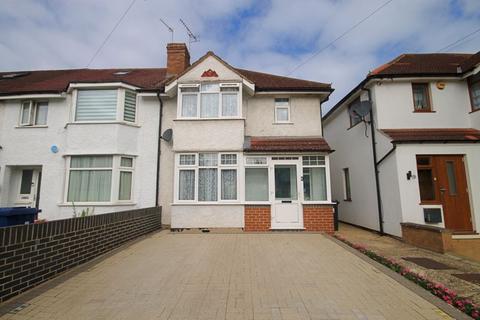 Braund Avenue, Greenford