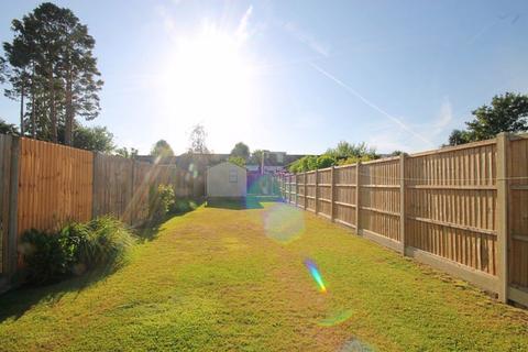 undefined, Braund Avenue, Greenford