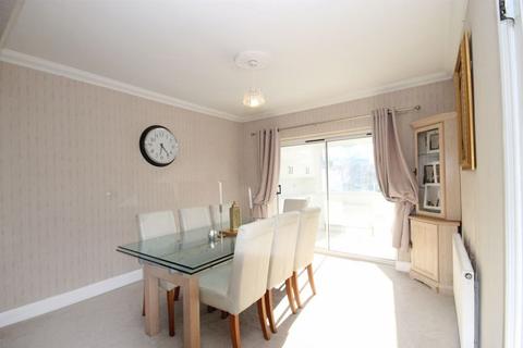 undefined, Braund Avenue, Greenford