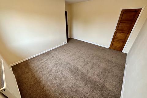 3 bedroom semi-detached house to rent, Matlock Road, Barnsley