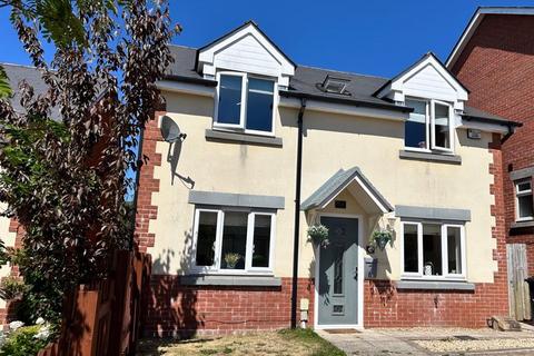undefined, Warwick Rise, Ruspidge GL14