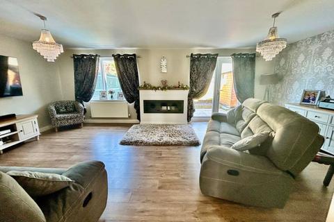 undefined, Warwick Rise, Ruspidge GL14