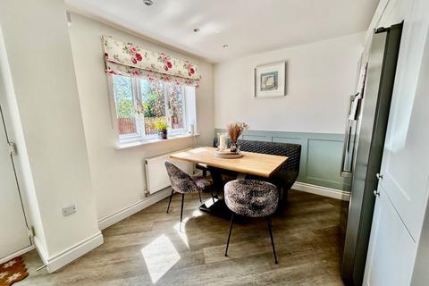 undefined, Warwick Rise, Ruspidge GL14