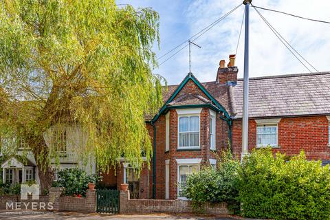 Salisbury Road, Christchurch, BH23 7