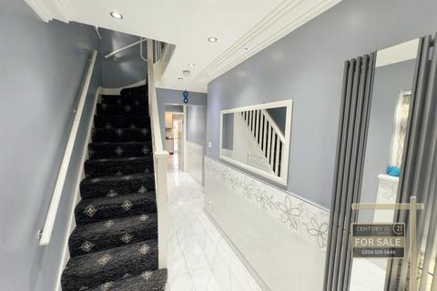 22 Sutton Square, Hounslow, TW5 0JQ