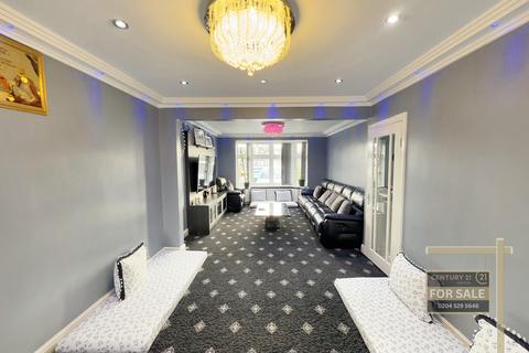 22 Sutton Square, Hounslow, TW5 0JQ