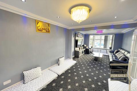 22 Sutton Square, Hounslow, TW5 0JQ