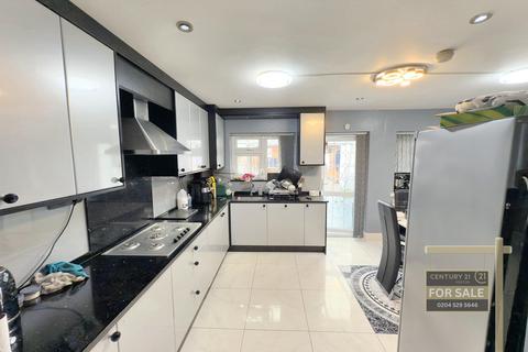 22 Sutton Square, Hounslow, TW5 0JQ