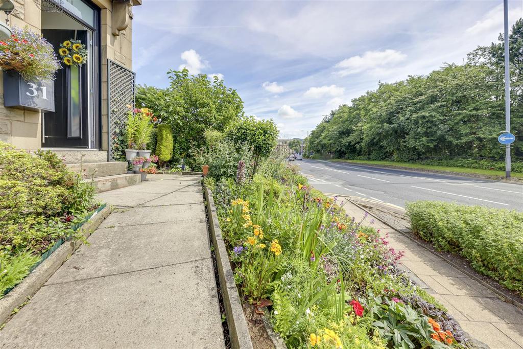 Front Garden Alt