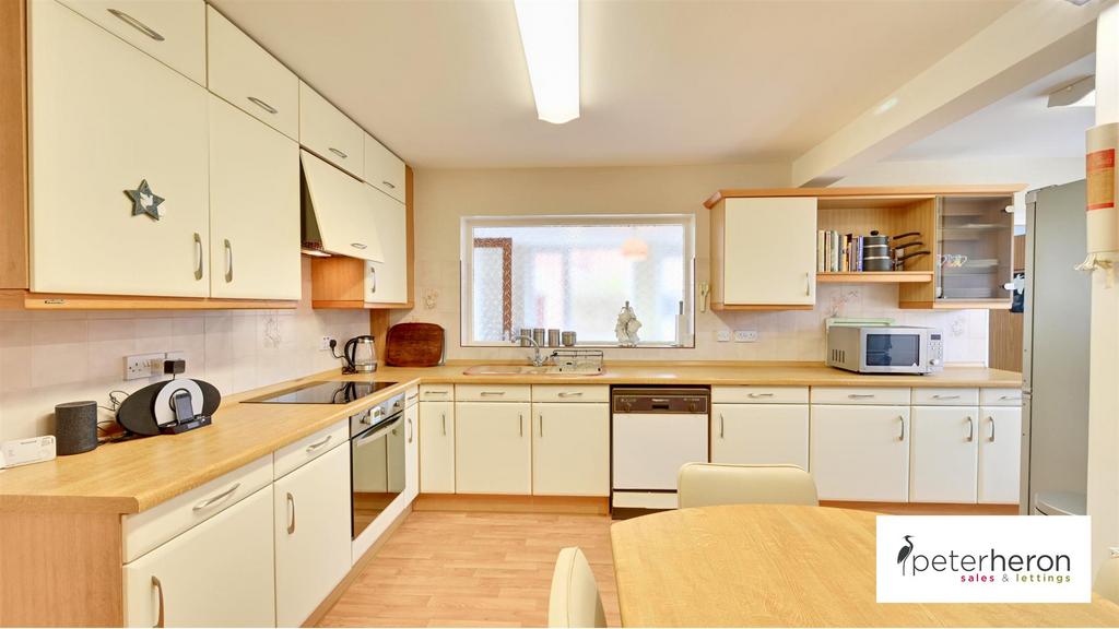 Breakfasting Kitchen