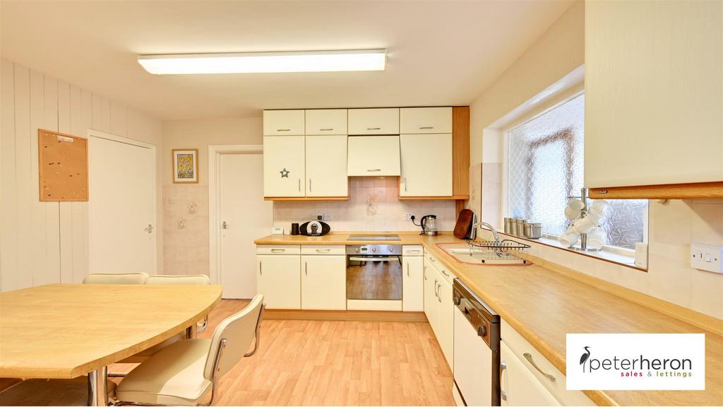 Breakfasting Kitchen