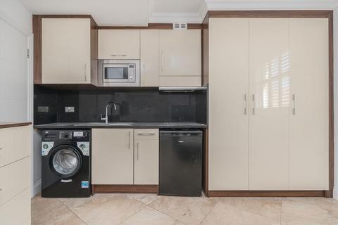 Studio to rent, High Street, London W3