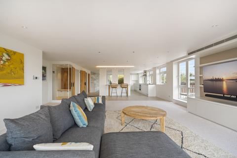 4 bedroom apartment to rent, St. Johns Wood Park, London NW8