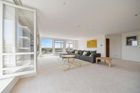 4 bedroom apartment to rent, St. Johns Wood Park, London NW8