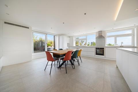 4 bedroom apartment to rent, St. Johns Wood Park, London NW8