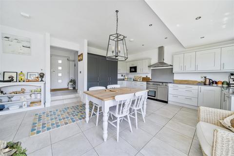 4 Berrys Meadow, Spreyton, Crediton, EX17 5DU