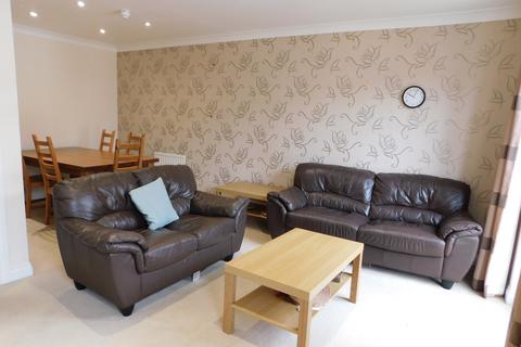 5 bedroom terraced house to rent, Albany Gardens, Colchester CO2