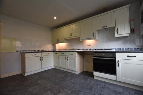 2 bedroom terraced house to rent, Meadenvale, Peterborough, PE1
