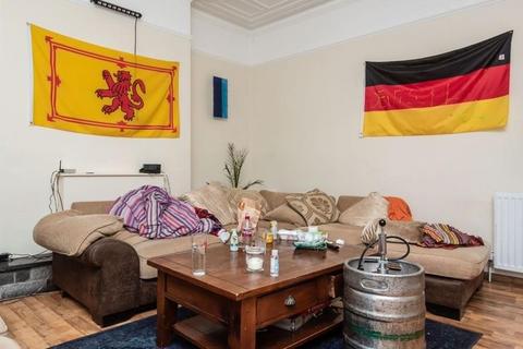6 bedroom end of terrace house to rent, King Street, Aberdeen, AB24