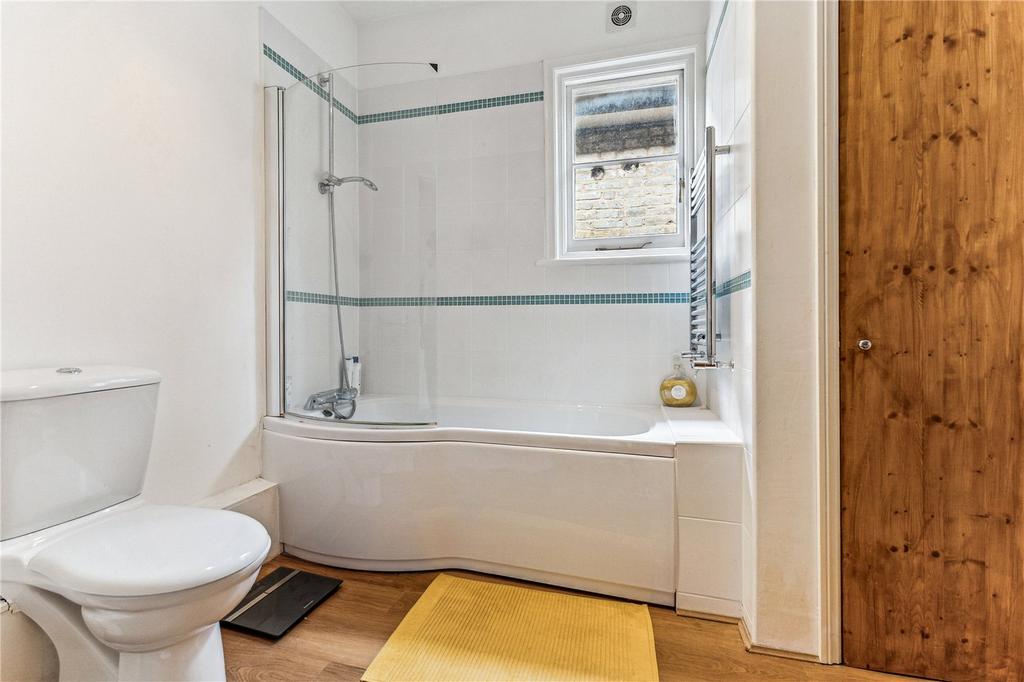 1st Floor Bathroom