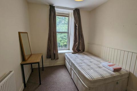 2 bedroom flat to rent, 164 2L Lochee Road, ,