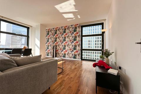 2 bedroom apartment to rent, Discovery Dock Apartments, London E14