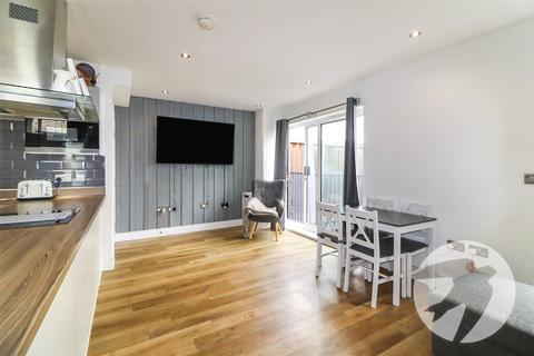 2 bedroom maisonette for sale, Strata Road "The Quarry", Erith, Kent, DA8