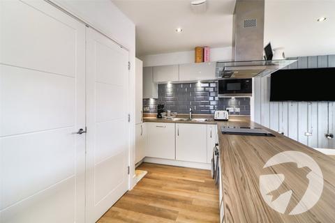 2 bedroom maisonette for sale, Strata Road "The Quarry", Erith, Kent, DA8