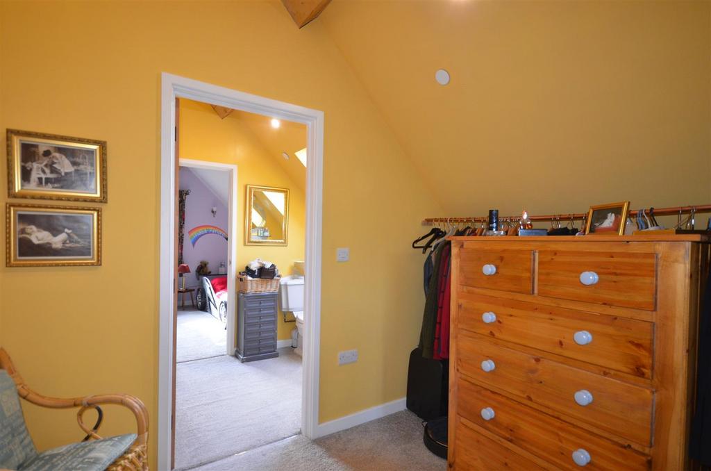 1 ja 3759.jpg