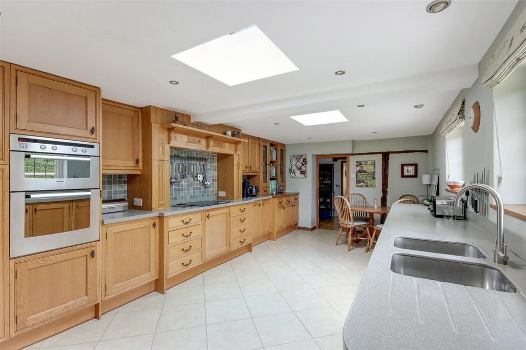 Kitchen/Breakfast Rm