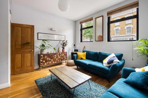 2 bedroom flat for sale, Chatsworth Road, Lower Clapton, London, E5