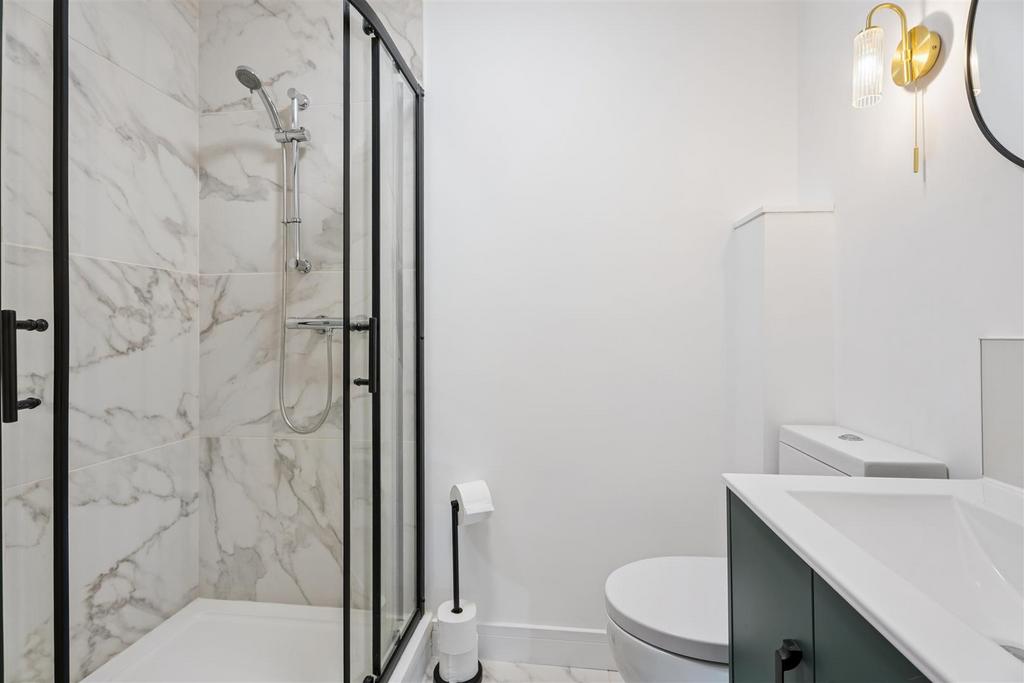 Bedroom Four Ensuite
